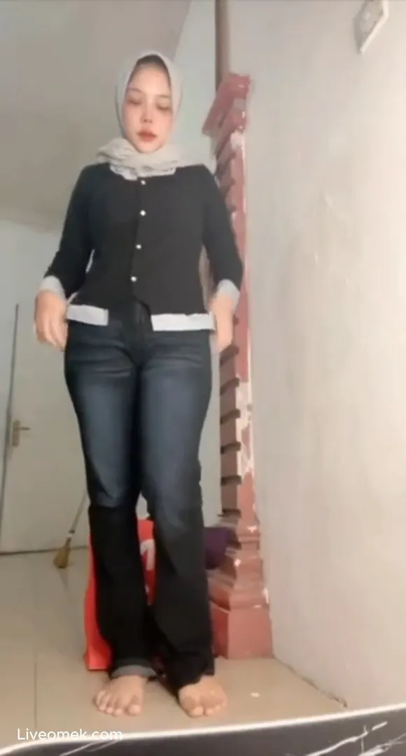 Neng Cantik Pamer Sange Goyang Gokil