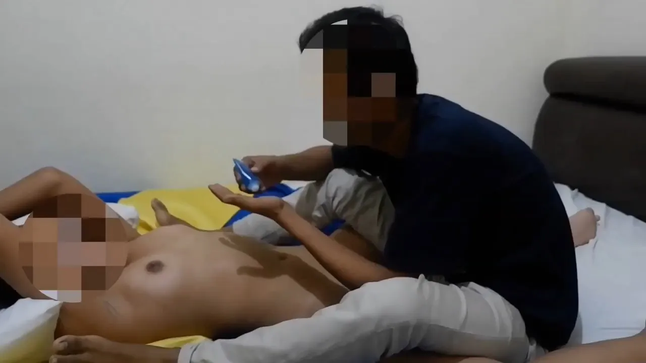 Enaknya Jadi Tukang Urut Bisa Menjamah Tubuh Wanita Montok