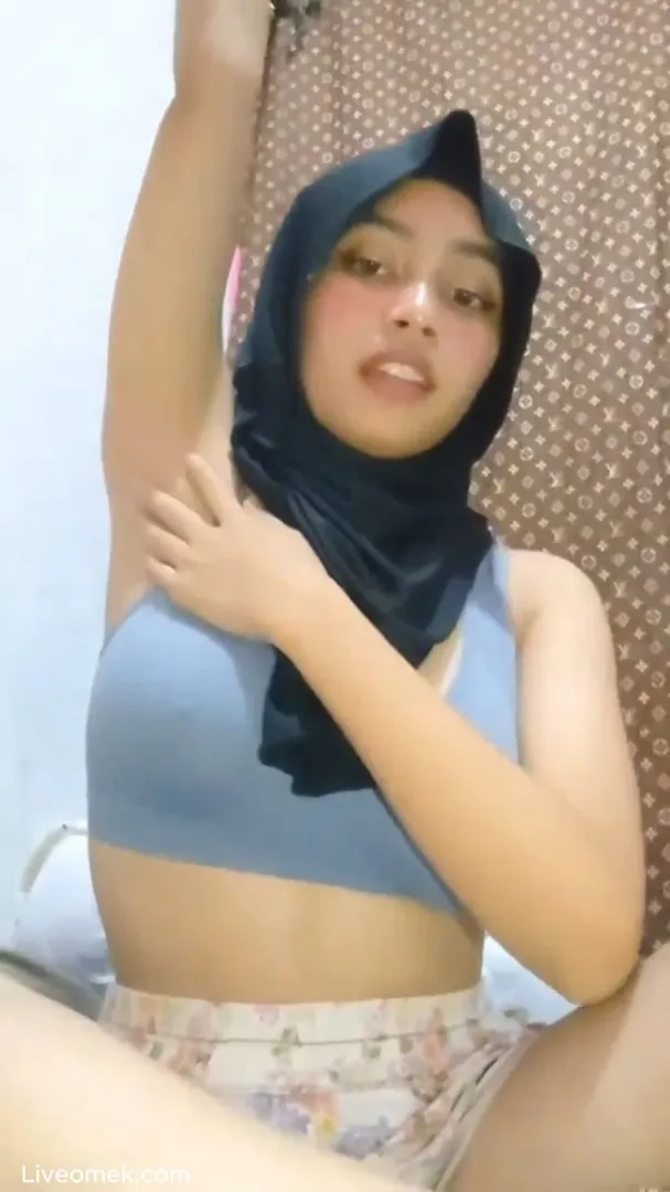 Dina Hijab Pamer Ketiak Mulus Lanjut Colmek Becek