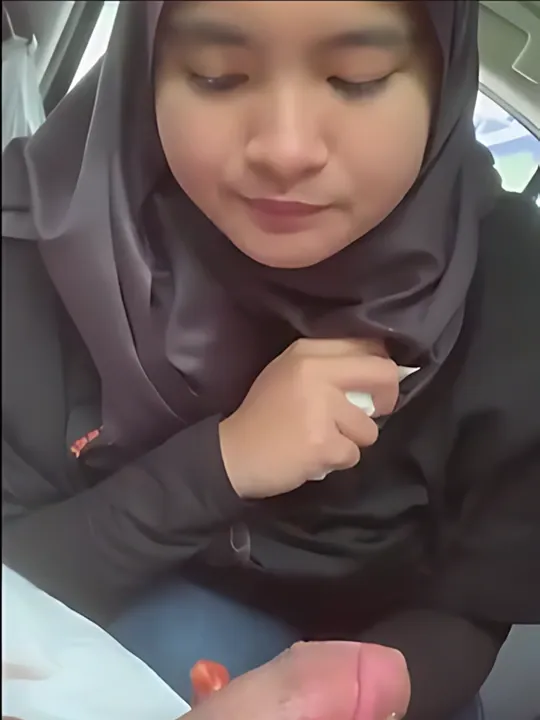 Blowjob di Mobil Croorin di Mulut